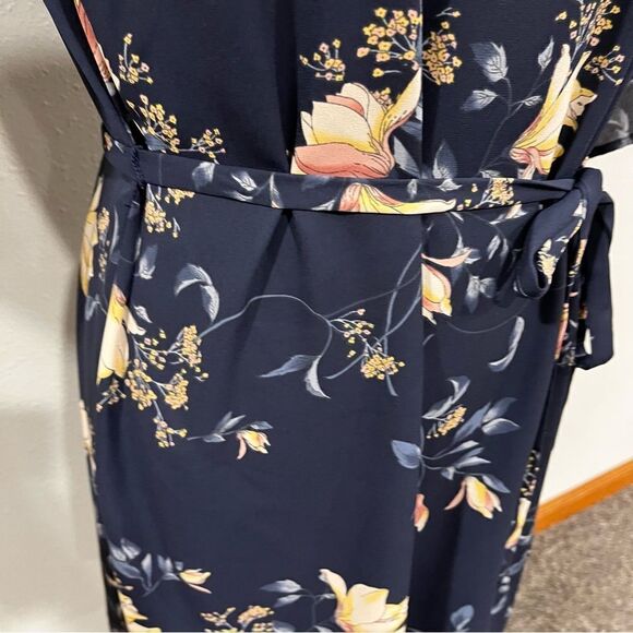 Short sleeve floral dress with belt - Picture 6 of 11